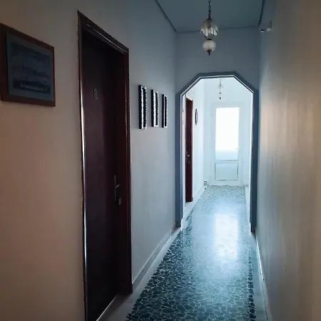 Desire Коринос