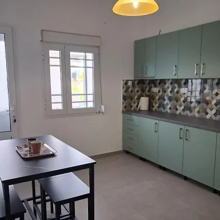 Desire Проживание в семье